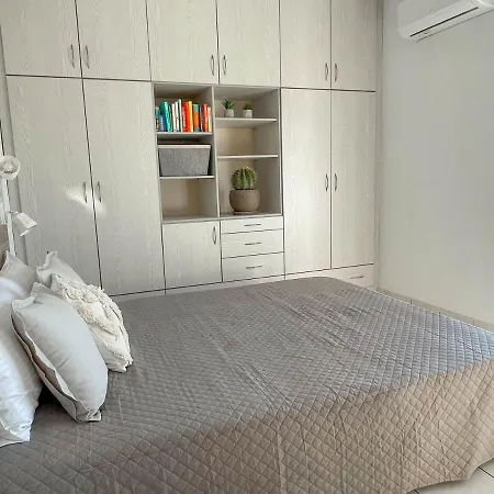 아파트 Aeolia Seaview 이알리소스